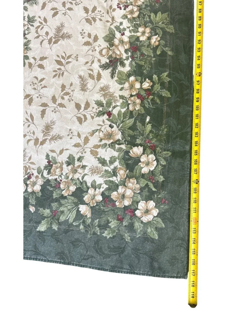 Vtg Christmas Magnolia Holly Tablecloth Rectangular 58
